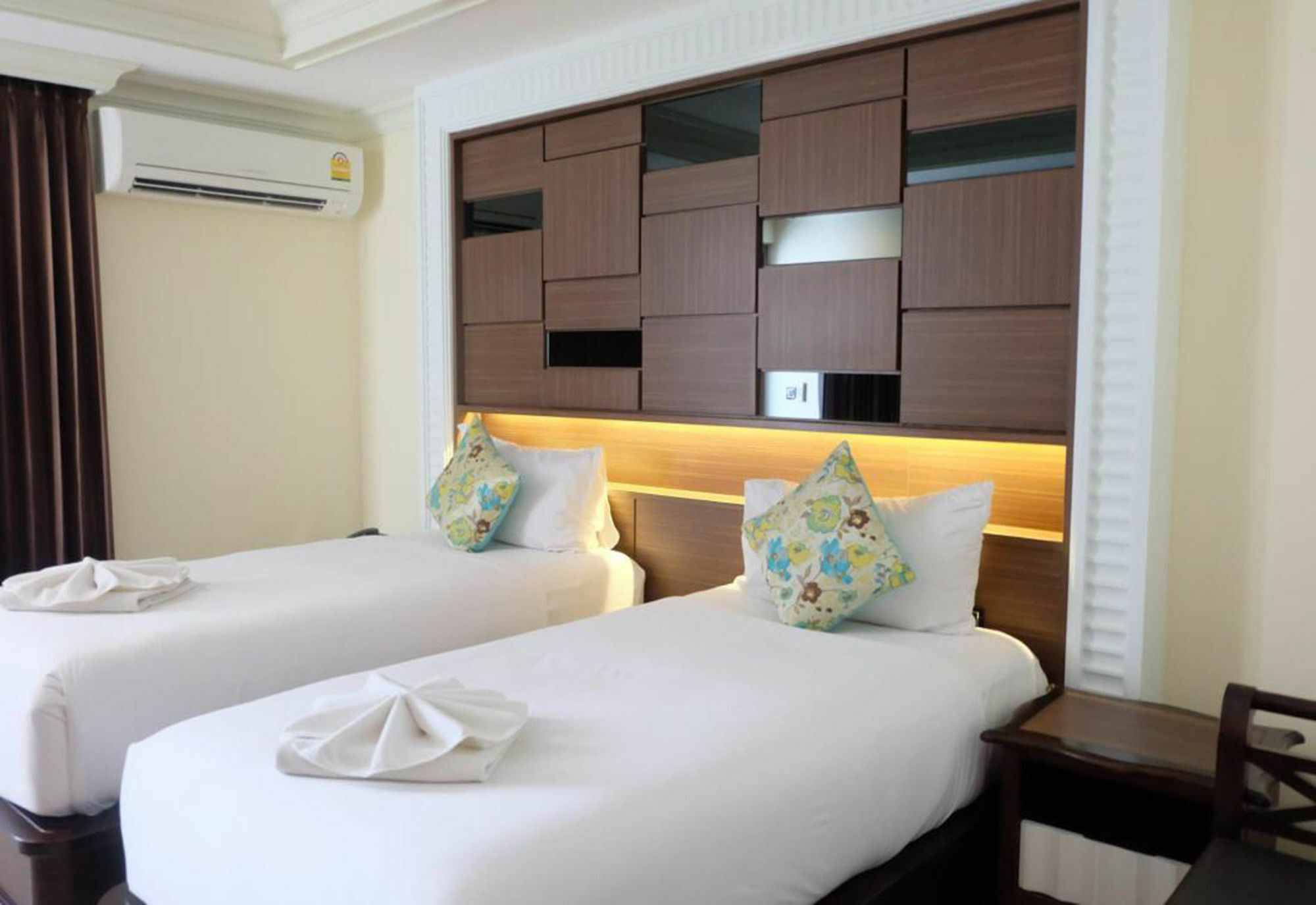 March Hotel Pattaya Luaran gambar