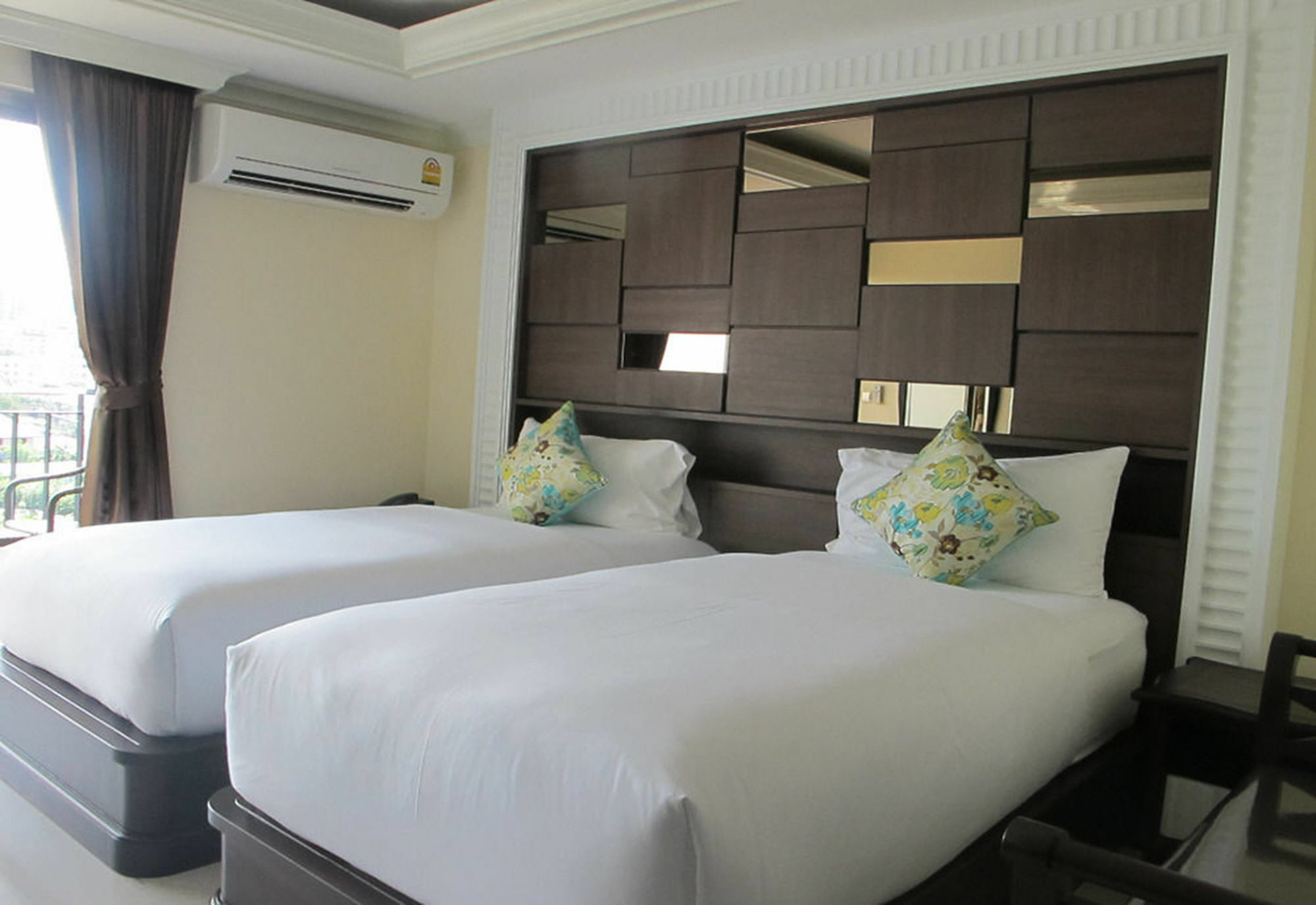 March Hotel Pattaya Luaran gambar